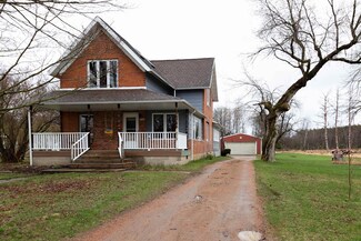 N7658 Pine St, Eland, WI 54427