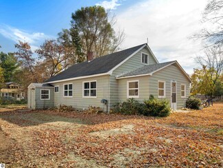 9123 Aura St, Kaleva, MI 49645