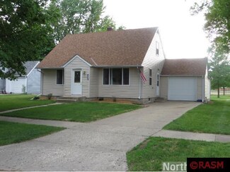 604 N Main St, Winthrop, MN 55396