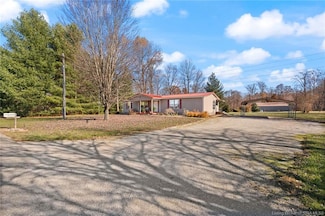 6028 May St, Floyds Knobs, IN 47119