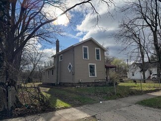 1015 N Blackstone St, Jackson, MI 49202