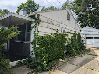 1014 W Langdon St, Freeport, IL 61032