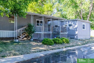 7105 N 111th Plaza Unit 327, Omaha, NE 68142