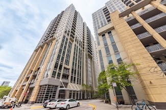 700 N Larrabee St Unit 803, Chicago, IL 60654