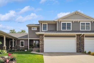4616 Whispering Pines Cir, Cedar Falls, IA 50613