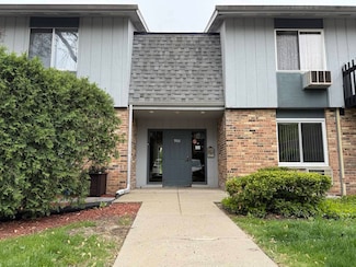 906 E Old Willow Rd Unit 104, Prospect Heights, IL 60070