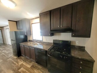 75 Hollywood Dr Unit 182, Madison, WI 53713