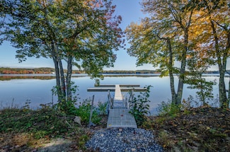 12 Clubhouse Dr, Naples, ME 04055