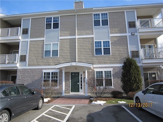 200 Roger Williams Ave Unit 414, Rumford, RI 02916