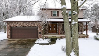 3723 Karen Dr, Mineral Ridge, OH 44440