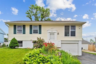 3134 Bayberry Dr SW, Cedar Rapids, IA 52404