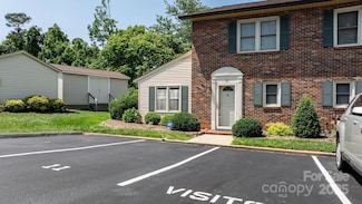 1330 5th St NE Unit 11, Hickory, NC 28601