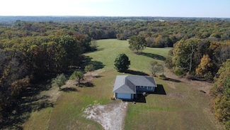 460 County Road 208, Fayette, MO 65248