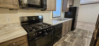 309 Mulberry Unit 309, Belleville, MI 48111