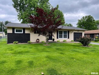 1104 E Poplar St, Herrin, IL 62948