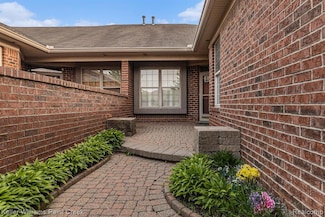 50021 Ludwig Ct, Shelby Township, MI 48317