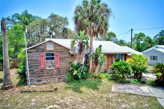 1320 Lakeview Dr, Sebring, FL 33870