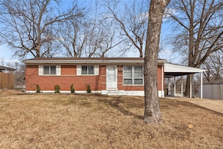 841 Riderwood Dr, Hazelwood, MO 63042