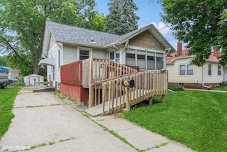 3617 E 8th St, Des Moines, IA 50316