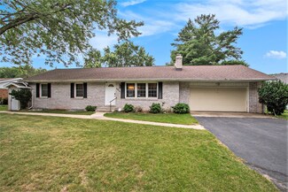 5034 E Bluffview Dr, Berrien Springs, MI 49103