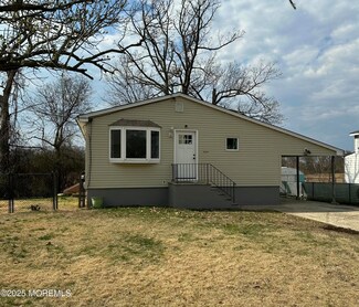 834 Ridge Rd, Keyport, NJ 07735