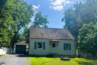 70 Newland Ave, Augusta, ME 04330