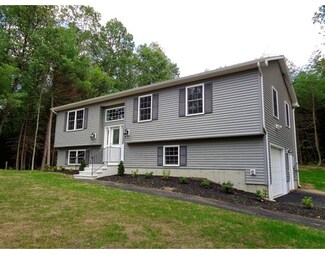 54 Crestwood Rd, Brimfield, MA 01010