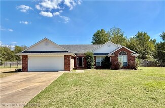 107 E Dora Ln, Poteau, OK 74953