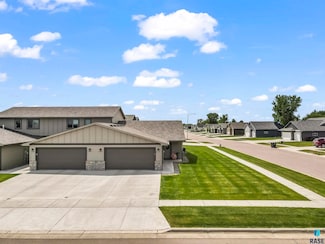 1101 Ryan Dr, Tea, SD 57064