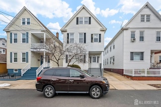 11 Oxford St, New Brunswick, NJ 08901