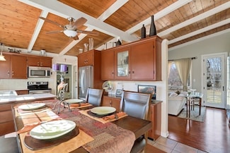 613 Stevens Rd, Swansea, MA 02777