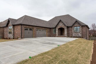 3310 E Chattanooga Ct, Springfield, MO 65804