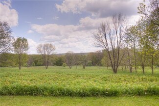 7 Hopper Rd, Transfer, PA 16154