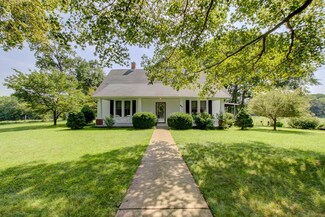 1913 Rosson Rd, Adams, TN 37010