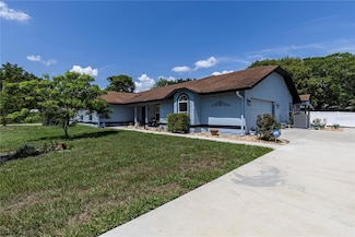 5521 Oak St, Mount Dora, FL 32757