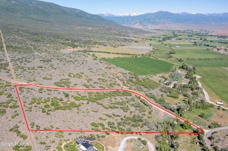 944 E Slipper Hallow Dr, Wales, UT 84667