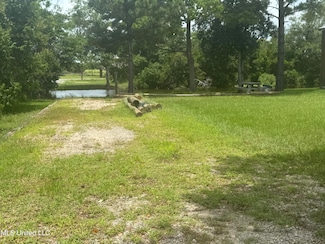 843 Larkspur Ln, Bay Saint Louis, MS 39520