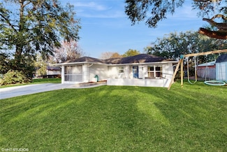 35428 Crescent Dr, Fruitland Park, FL 34731