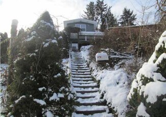 826 Parkwood Rd, Pittsburgh, PA 15210