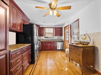 88 California St Unit 88, Watertown, MA 02472