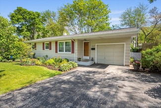 1607 Oak St, Saint Charles, IL 60174