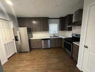 15 Mary Dr Unit 15, Lansing, MI 48906