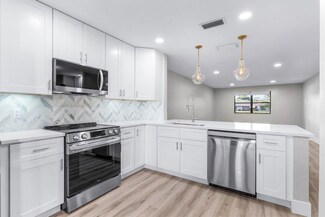84 Wood Rose Ct, Royal Palm Beach, FL 33411