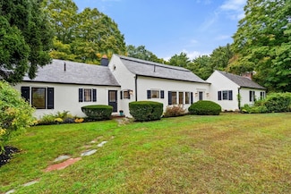 401 Belknap Rd, Framingham, MA 01701