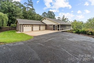 2066 Waterford Way, Morganton, NC 28655