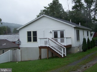 18 S High St, Millerstown, PA 17062
