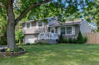 8412 Sextant Dr, Baldwinsville, NY 13027