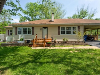 13 Cedar Crest Dr, Fenton, MO 63026