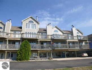 510 Main St, Frankfort, MI 49635