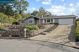15 Aspinwall Ct, Orinda, CA 94563